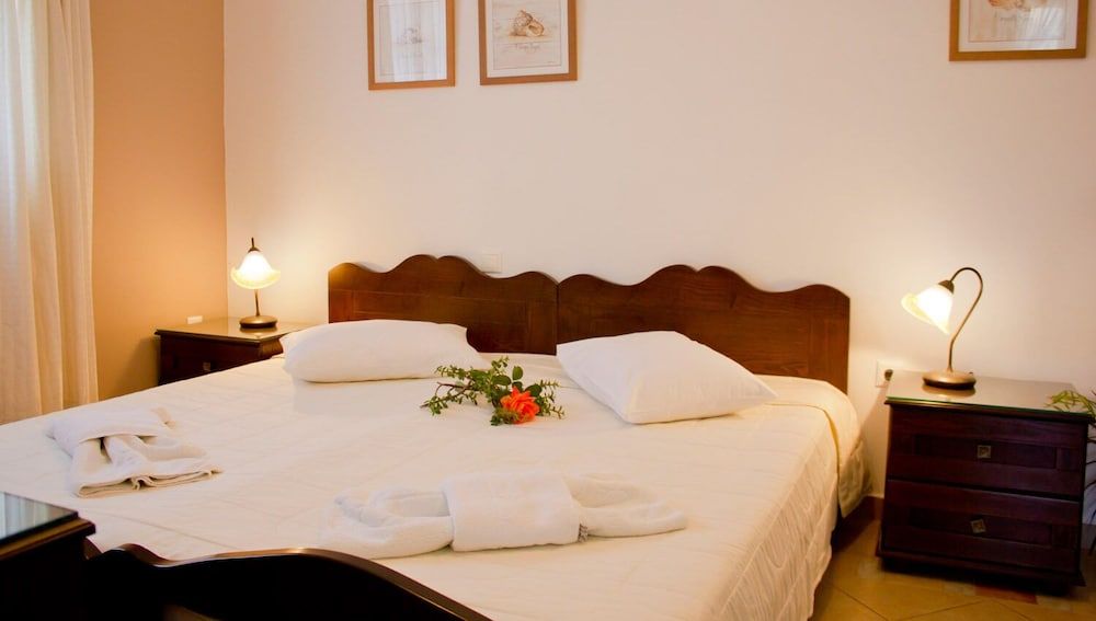 undefined Nikos Sea view apts Milos 7