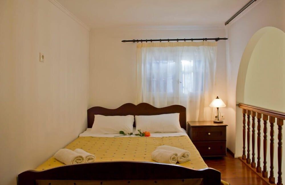 undefined Nikos Sea view apts Milos 4