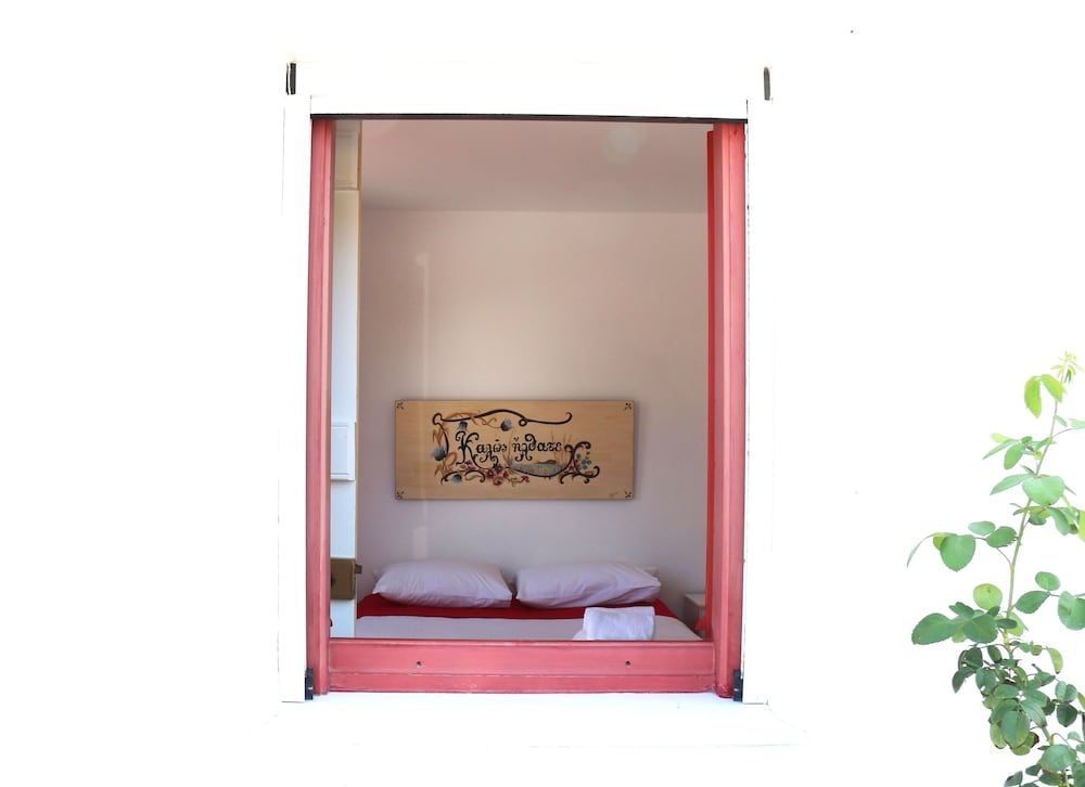 Flora's Red Studios Studio 6