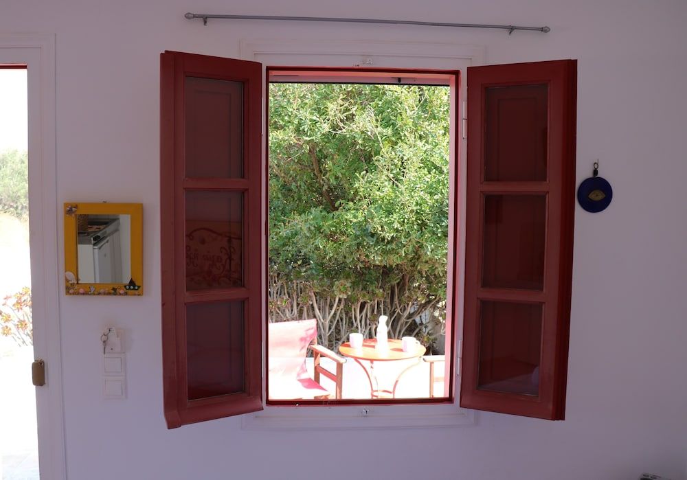 Flora's Red Studios Studio 7