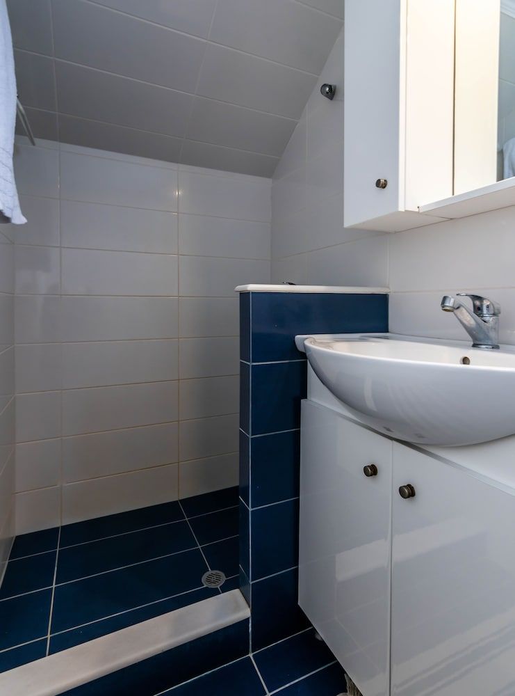 Play On The Sand Family Studio 8