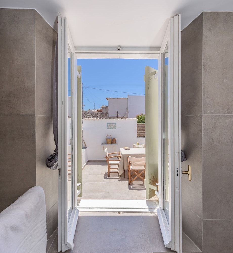 undefined Plakes Sea View Suites 7