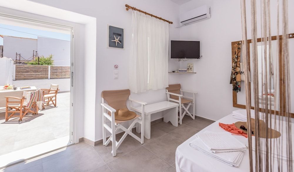 undefined Plakes Sea View Suites 8