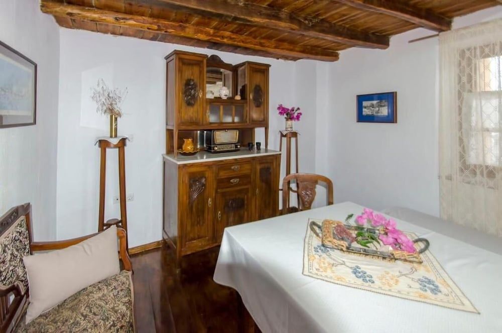 Villa Maria Traditional Duplex 9