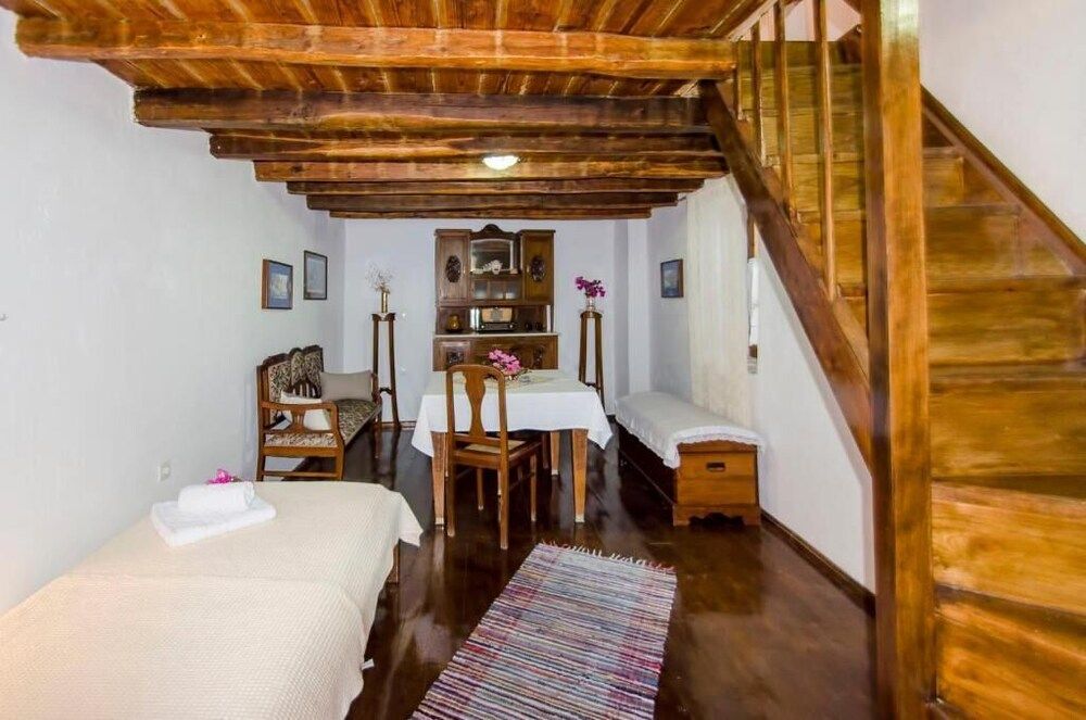 Villa Maria Traditional Duplex 11