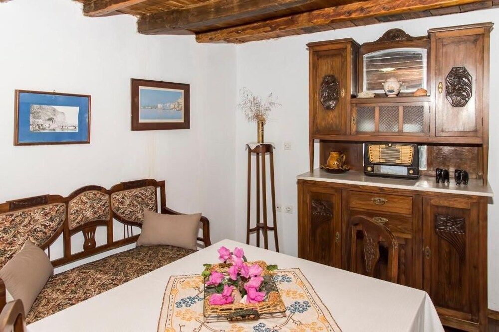 Villa Maria Traditional Duplex 10