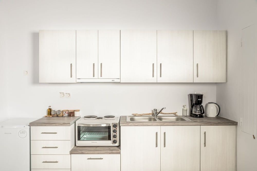 Salty Caves Apartments Milos Apartment 3