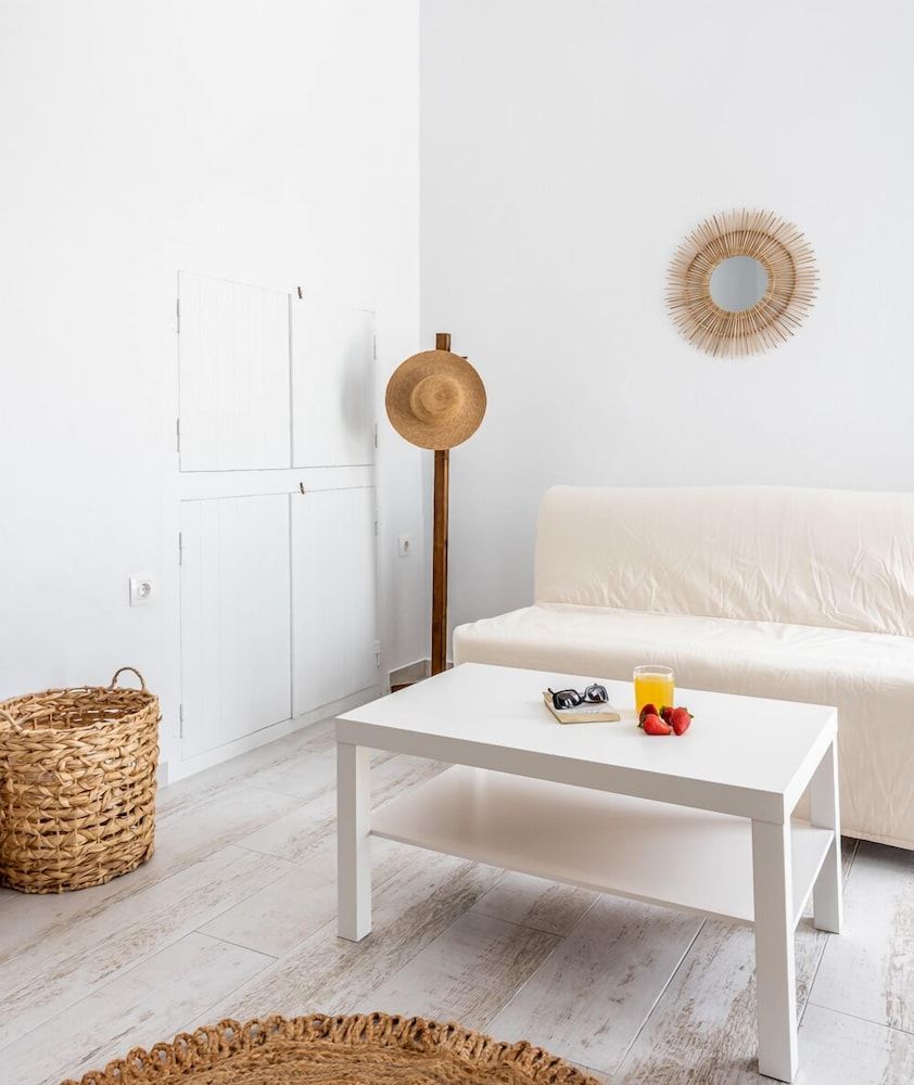 Salty Caves Apartments Milos Apartment 6