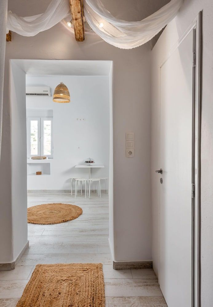 Salty Caves Apartments Milos Apartment 5