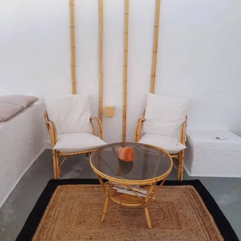 Salty Caves Apartments Milos Apartment 10