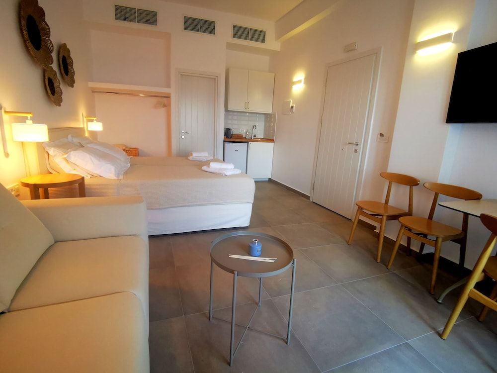 Kallisto Rooms Family Apartment, 1 Queen Bed with Sofa bed, Balcony, Sea View (Room 1) 2