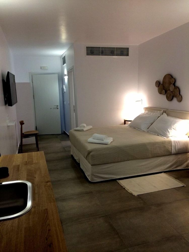 Kallisto Rooms Family Apartment, 1 Queen Bed with Sofa bed, Balcony, Sea View (Room 2) 2