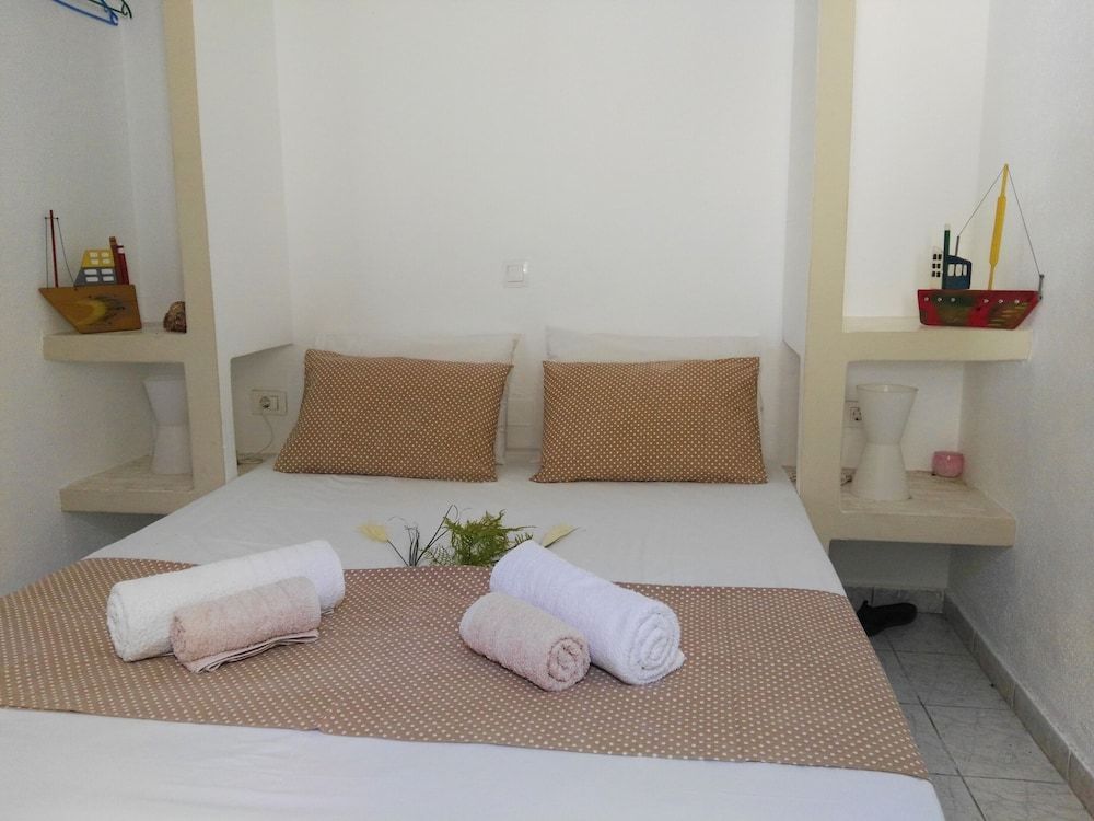 Moments rooms Economy Double Room (Lemonia)