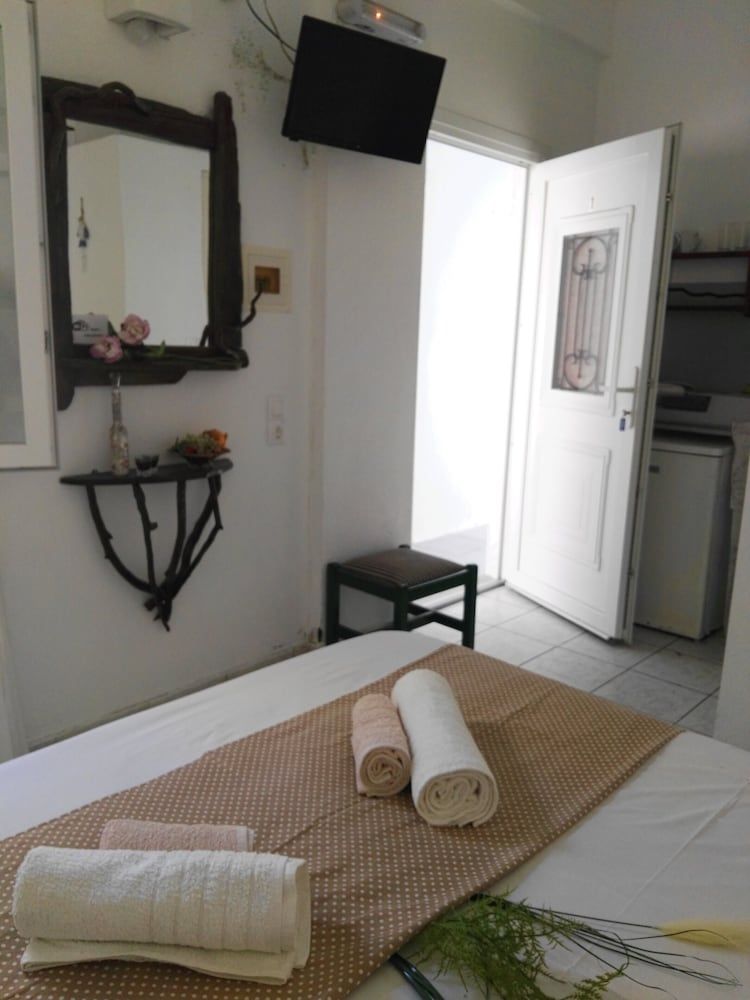Moments rooms Economy Double Room (Lemonia) 2