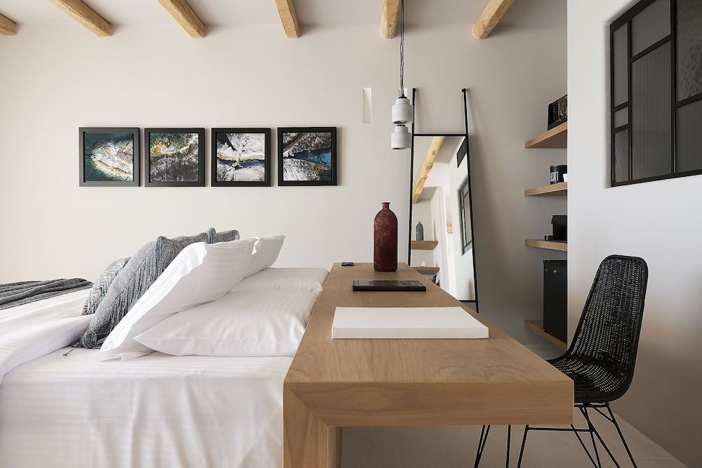 Cave Suites Superior Room, Private Pool, Sea View 10