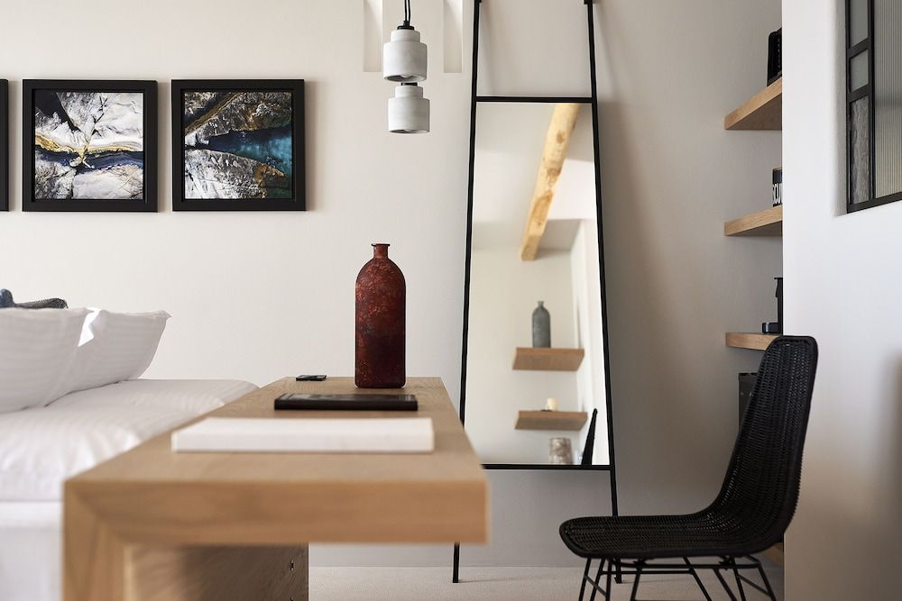 Cave Suites Superior Room, Private Pool, Sea View 8