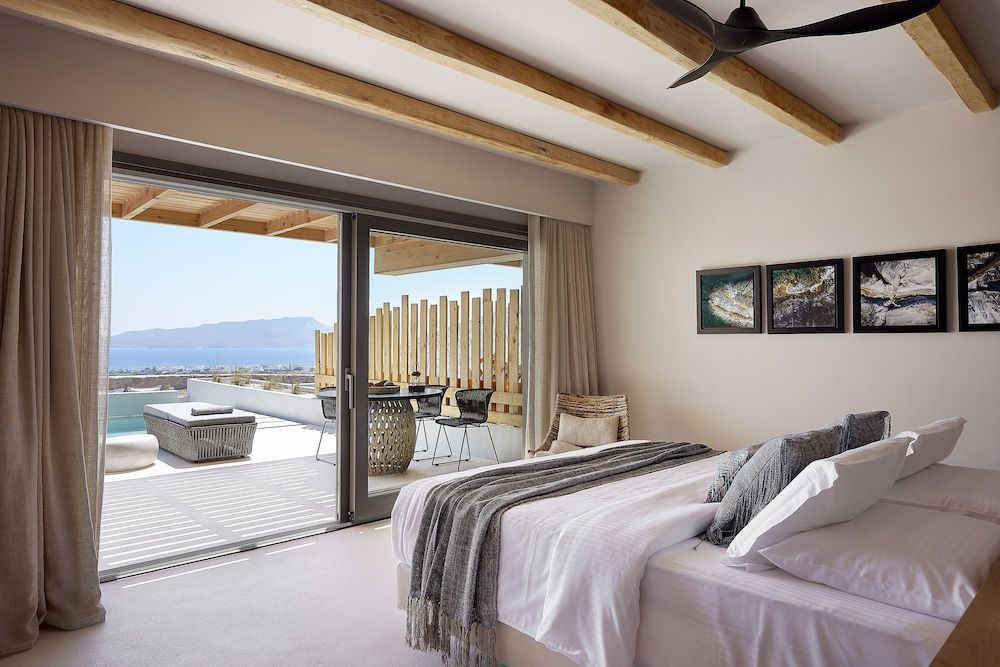 Cave Suites Superior Room, Private Pool, Sea View 21