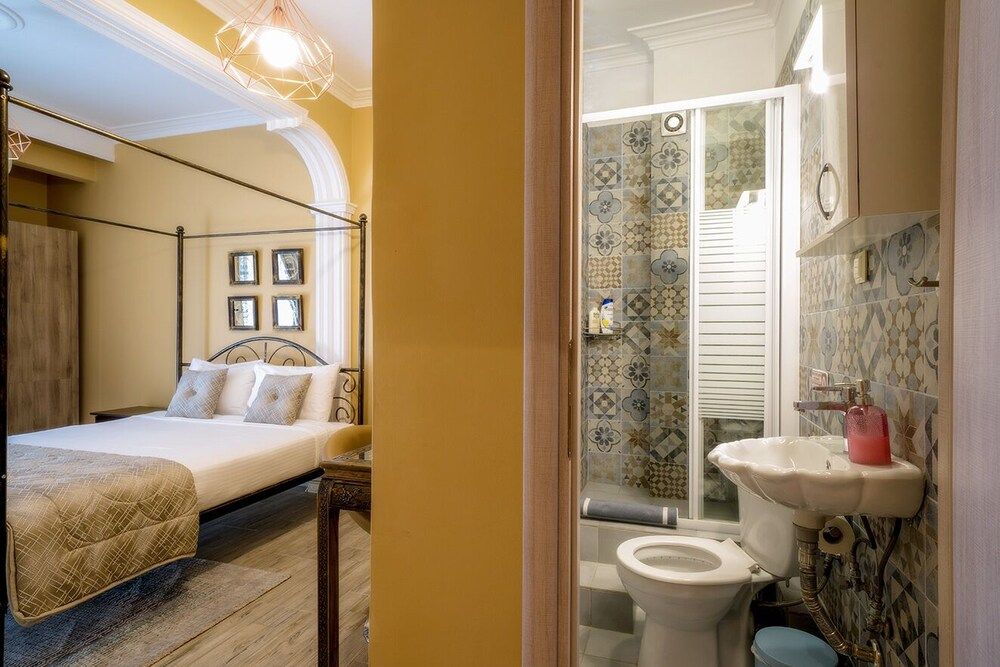 undefined Kentrikon Deluxe Apt Must 7