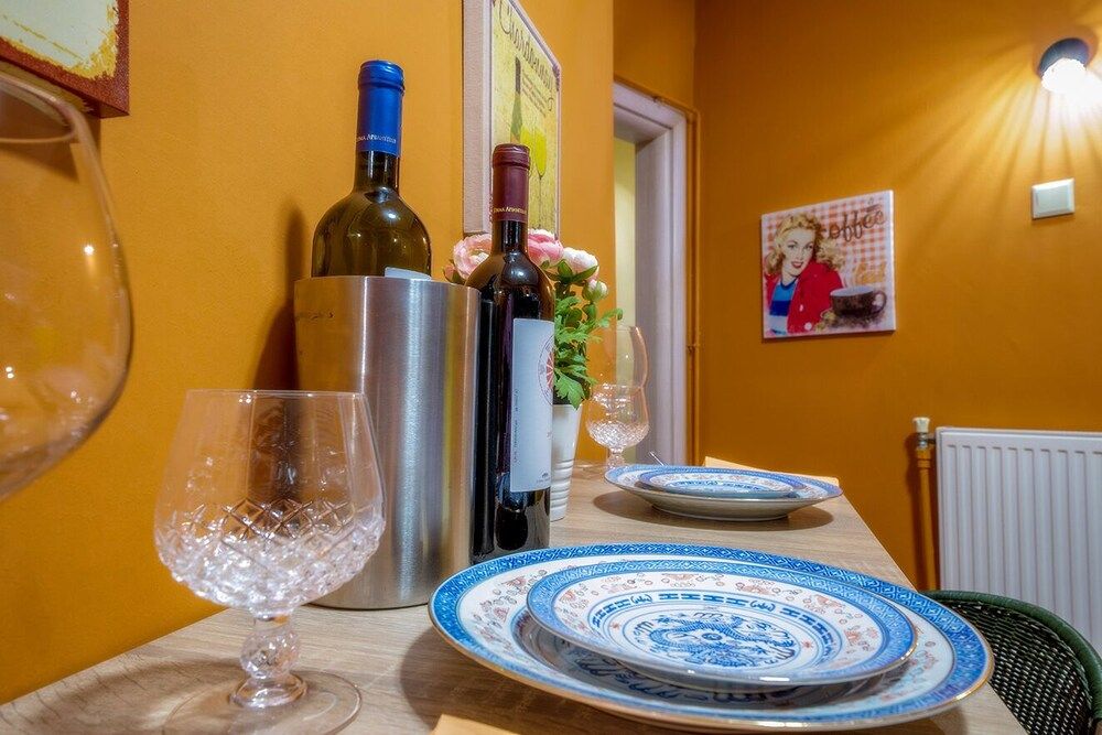 undefined Kentrikon Deluxe Apt Must 4