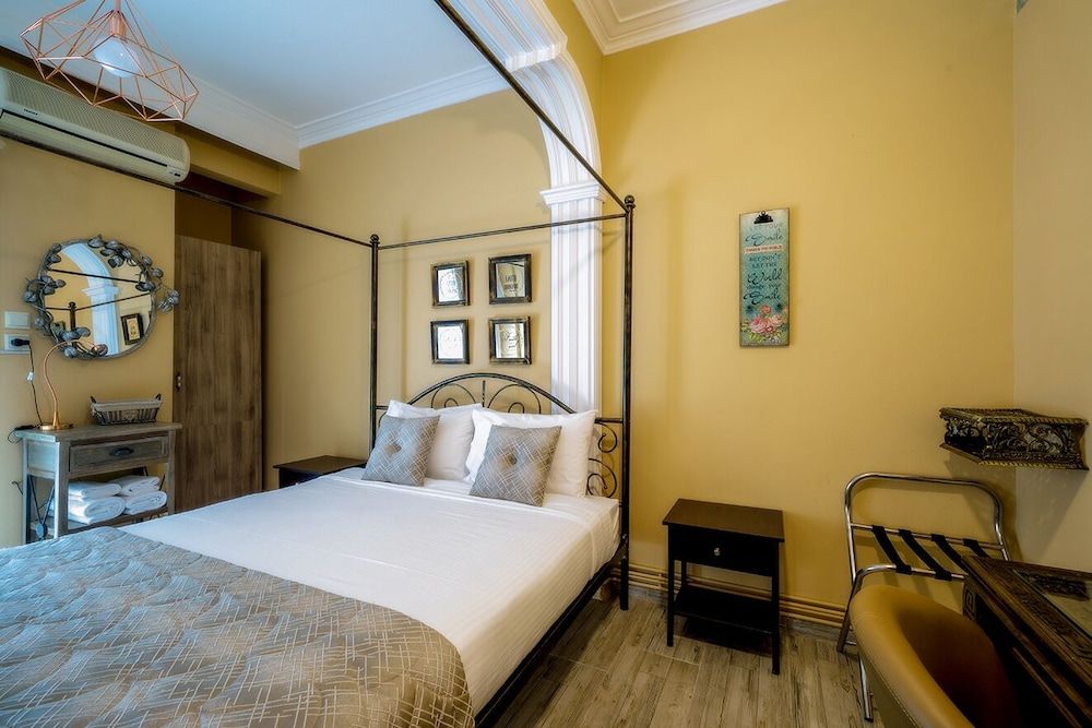 undefined Kentrikon Deluxe Apt Must 5