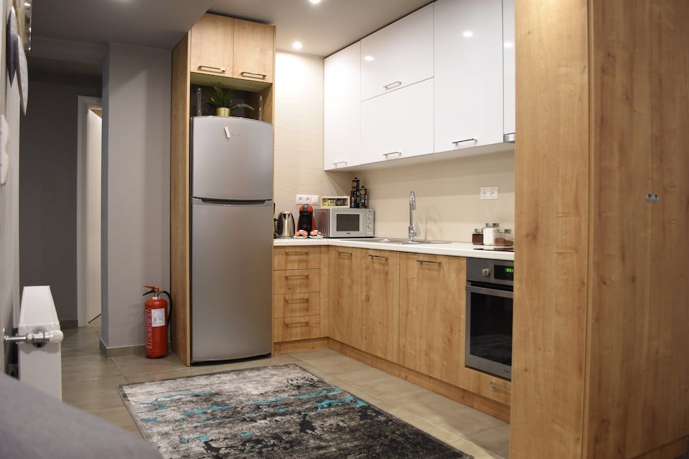 undefined Heliconia Deluxe Apt Must 10