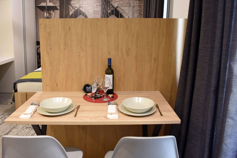 undefined Mousas Studio Apt Must 3