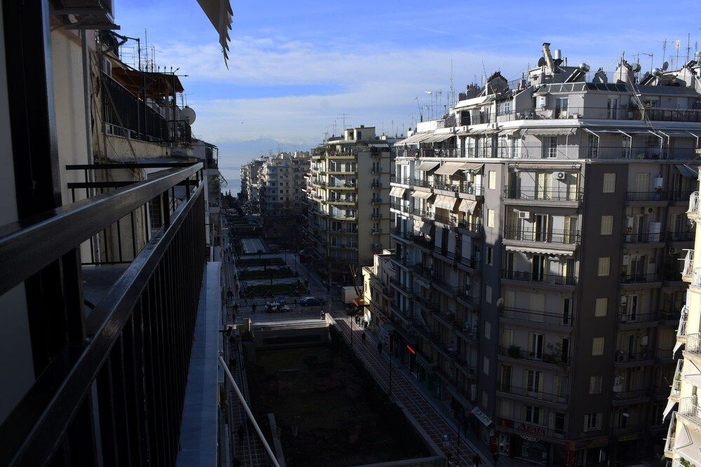 undefined Gusto Luxury Apt Must 2