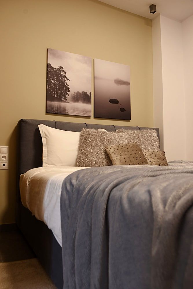 undefined Gusto Luxury Apt Must 4