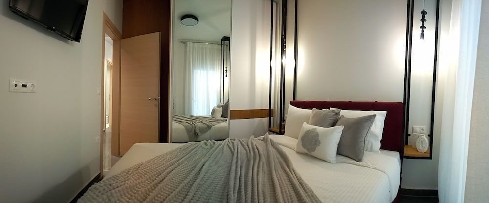 undefined Comely Luxury Apt Must 6