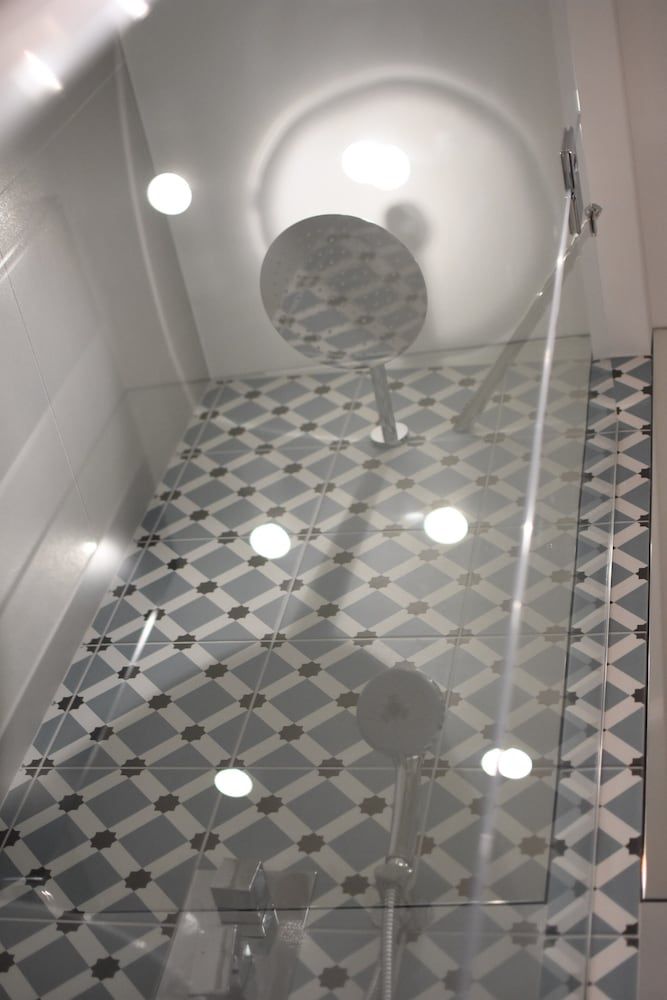 Comely Luxury Apt Must Luxury Apartment (Comely) 28