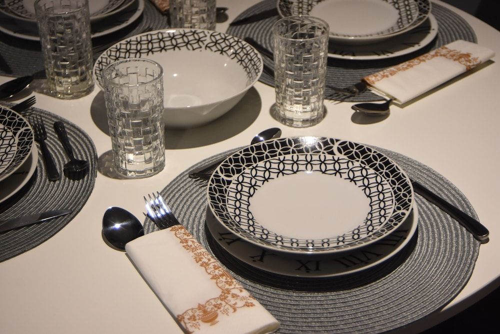 undefined Comely Luxury Apt Must 3