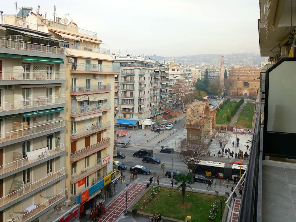 undefined Comely Luxury Apt Must 2