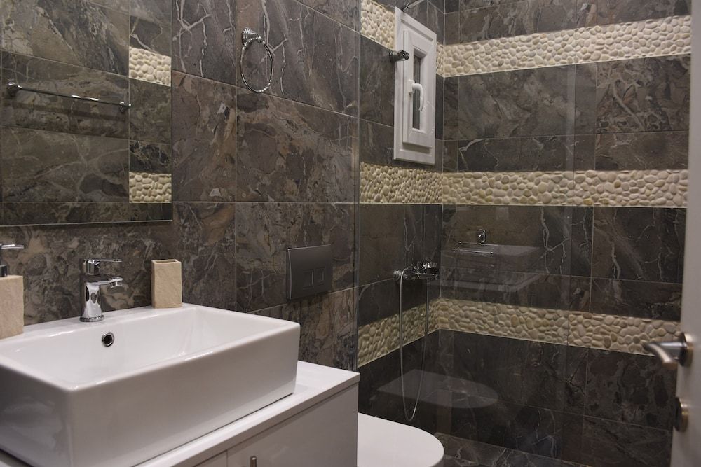 undefined Lotus Deluxe Apt Must 10