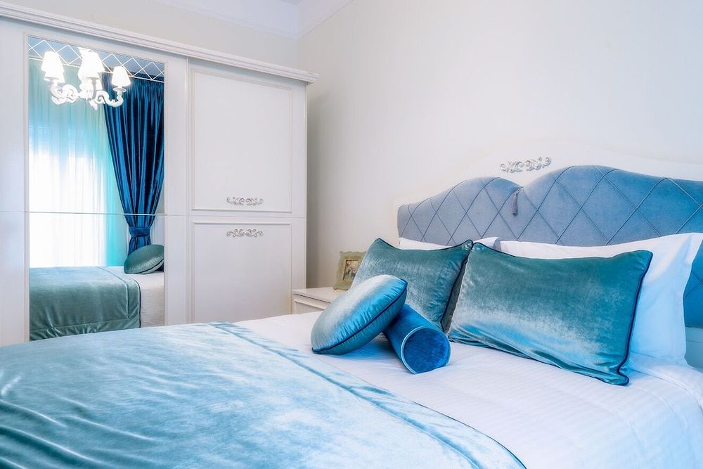 undefined Acropolis Deluxe Apt Must 5