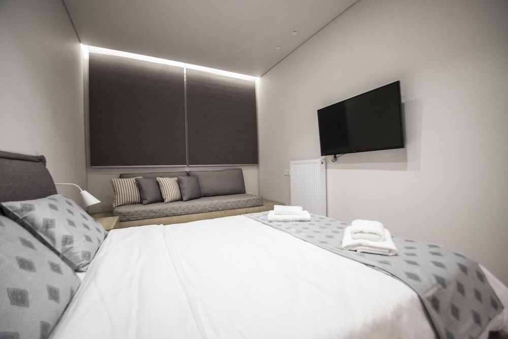 undefined Ornament Suites Nilie Hospitality MGMT 6