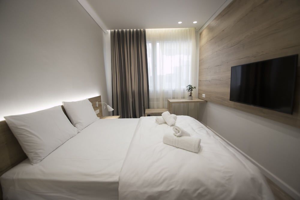 undefined Ornament Suites Nilie Hospitality MGMT 4