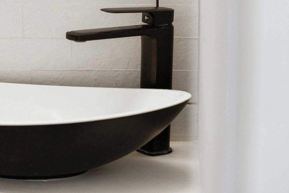 Evel's Home Suites Studio, 1 Bedroom (Industrial) 4