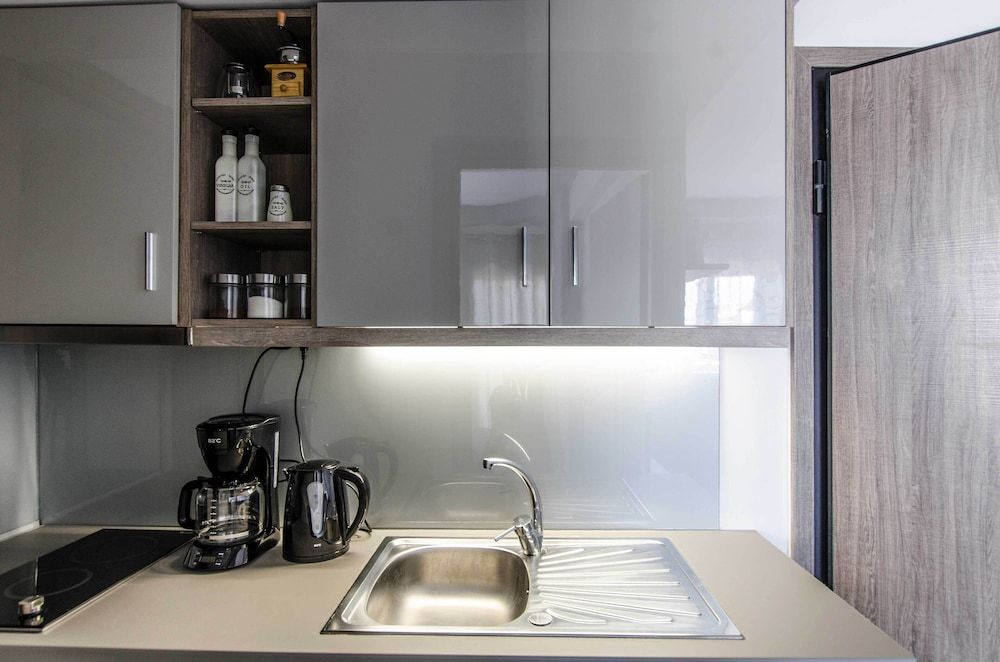 Evel's Home Suites Apartment (Elegant) 5