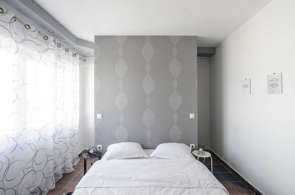 Evel's Home Suites Apartment (Elegant)