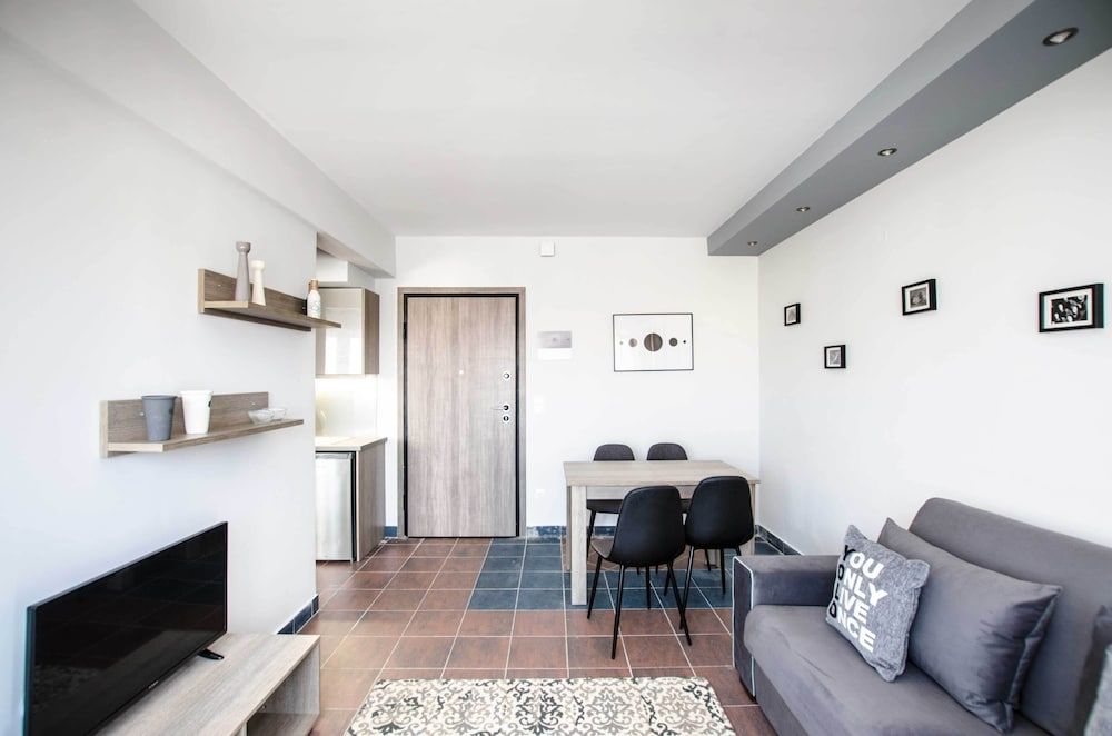 Evel's Home Suites Apartment (Elegant) 8