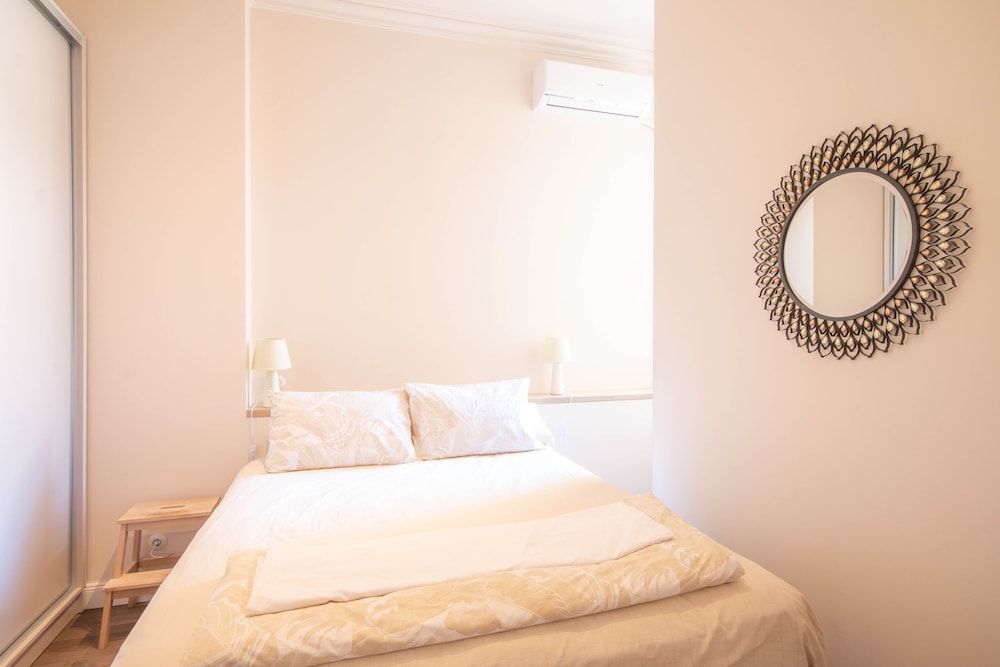 undefined halu! Stylish & Bright Centre Home