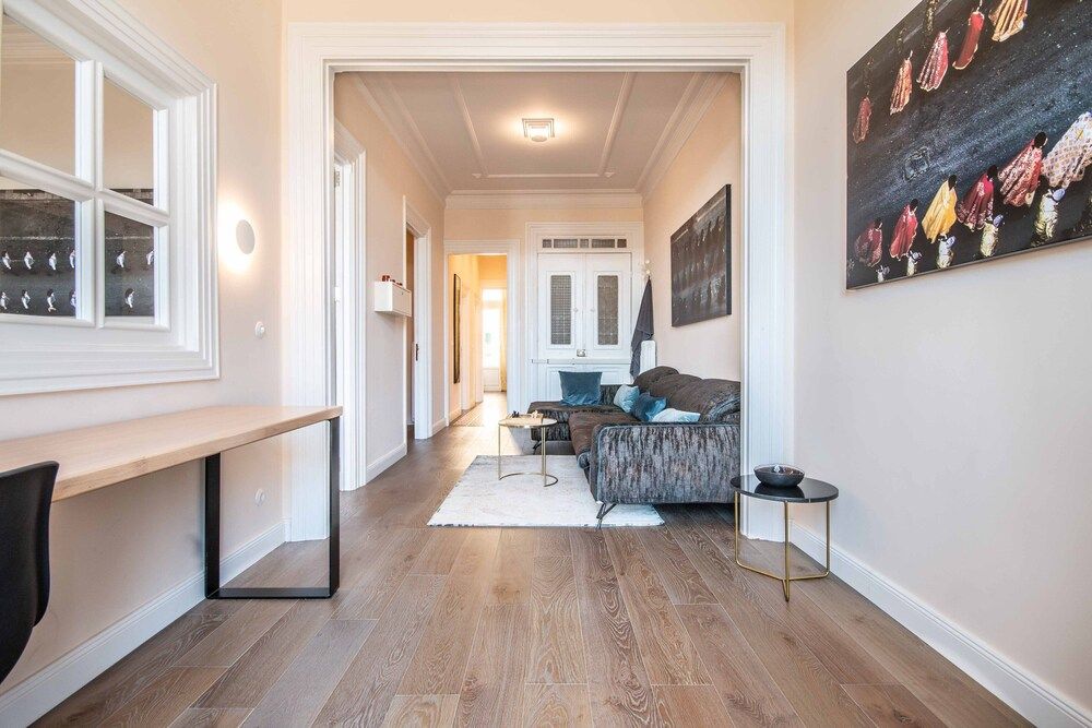 undefined halu! Stylish & Bright Centre Home 9