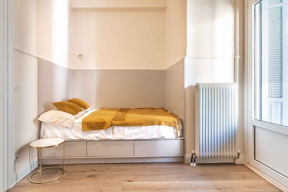 undefined halu! Stylish & Bright Centre Home 3