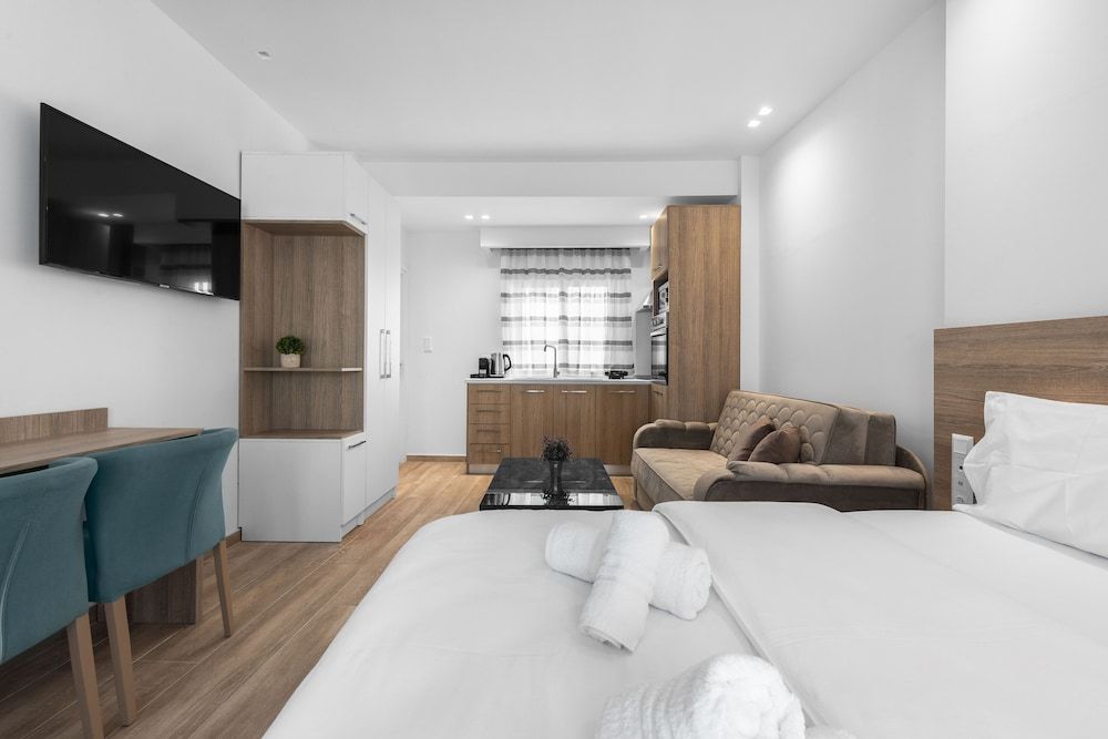 undefined Penthouse Level 8 Nilie Hospitality MGMT 5