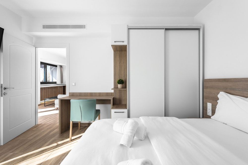 Penthouse Level 8 Nilie Hospitality MGMT Panoramic Penthouse, 1 Bedroom, Balcony, City View 4