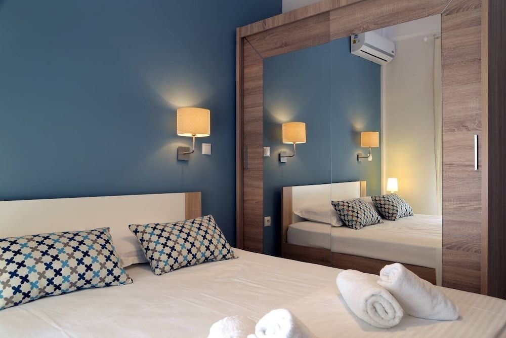 undefined Stylish Modern Apartment 3