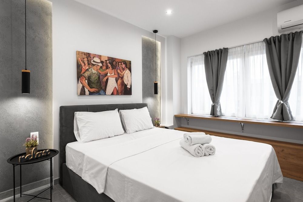 undefined White and Wood Nilie Hospitality MGMT 3