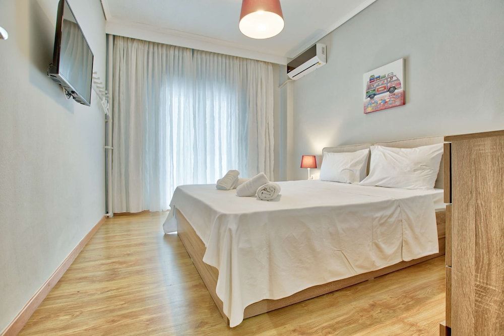 undefined Metropolitan Apartment Nilie Hospitality