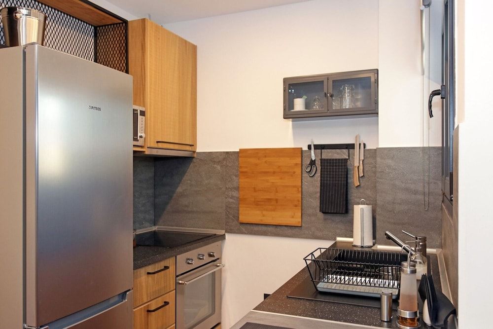 undefined Tom's Bachelor Pad 6