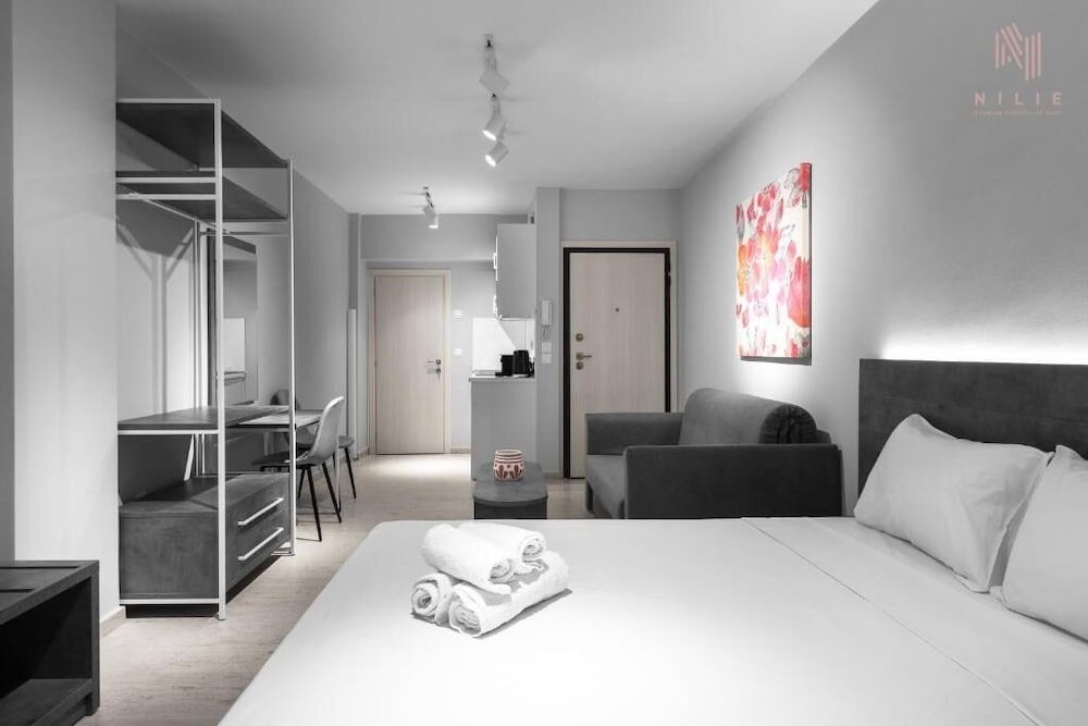 undefined Modeco Nilie Hospitality MGMT 6